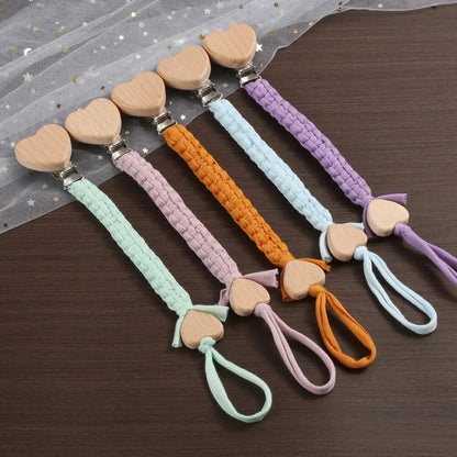 Attache Tétune Bébé  en Forme de Cœur